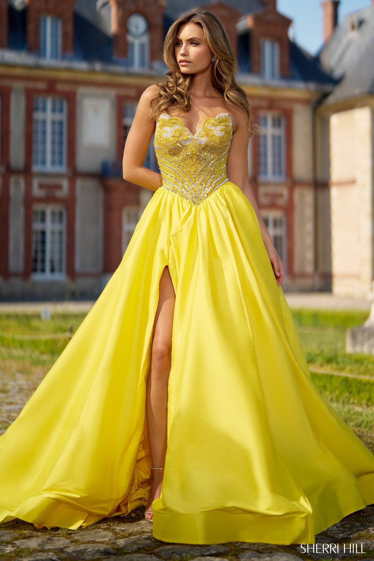 Sherri Hill 67019 000 / bright pink