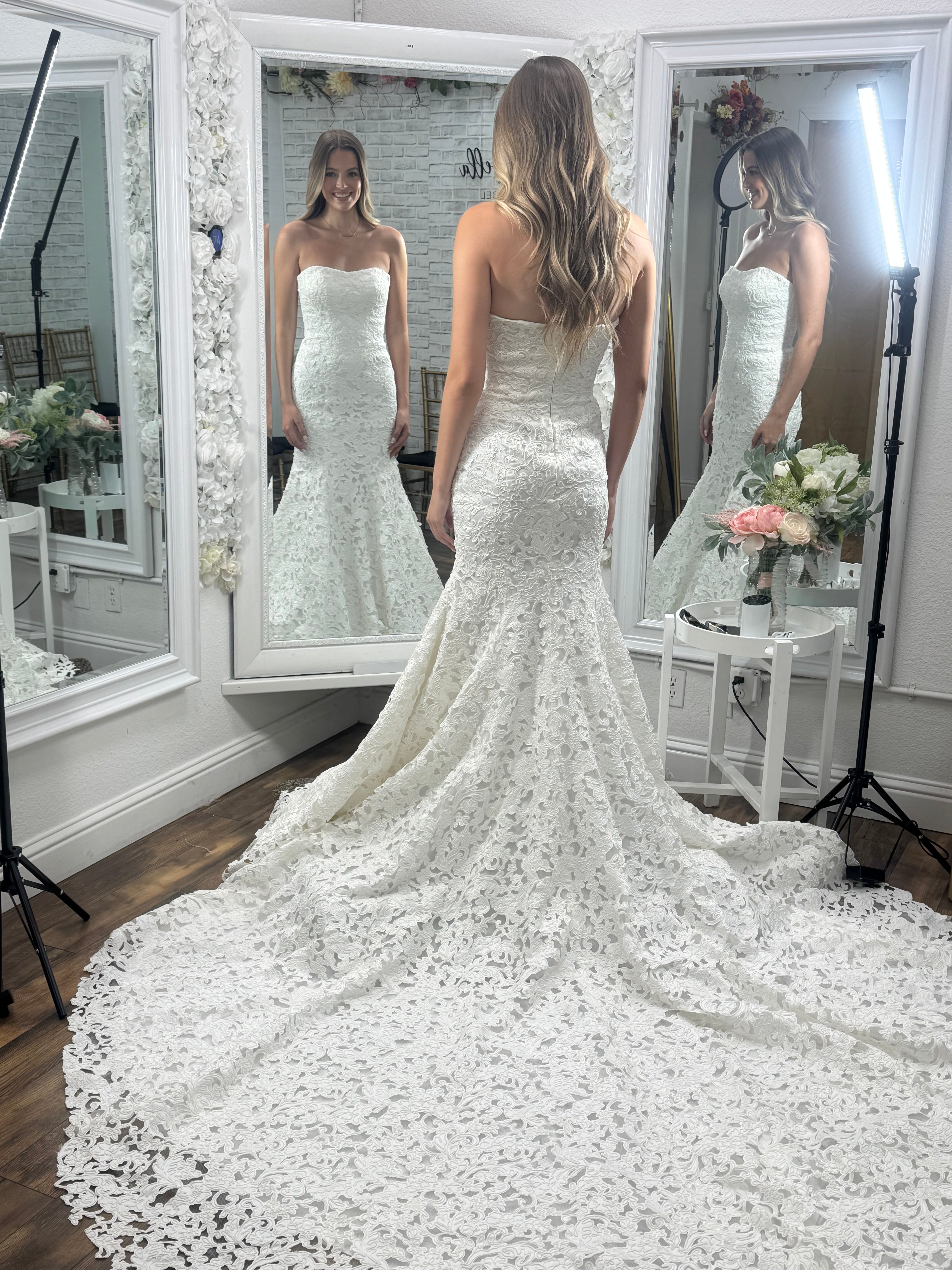 Alexis Bridal Gown 14 / Ivory/Nude Alexis Bridal Gown 14 / Ivory/Nude