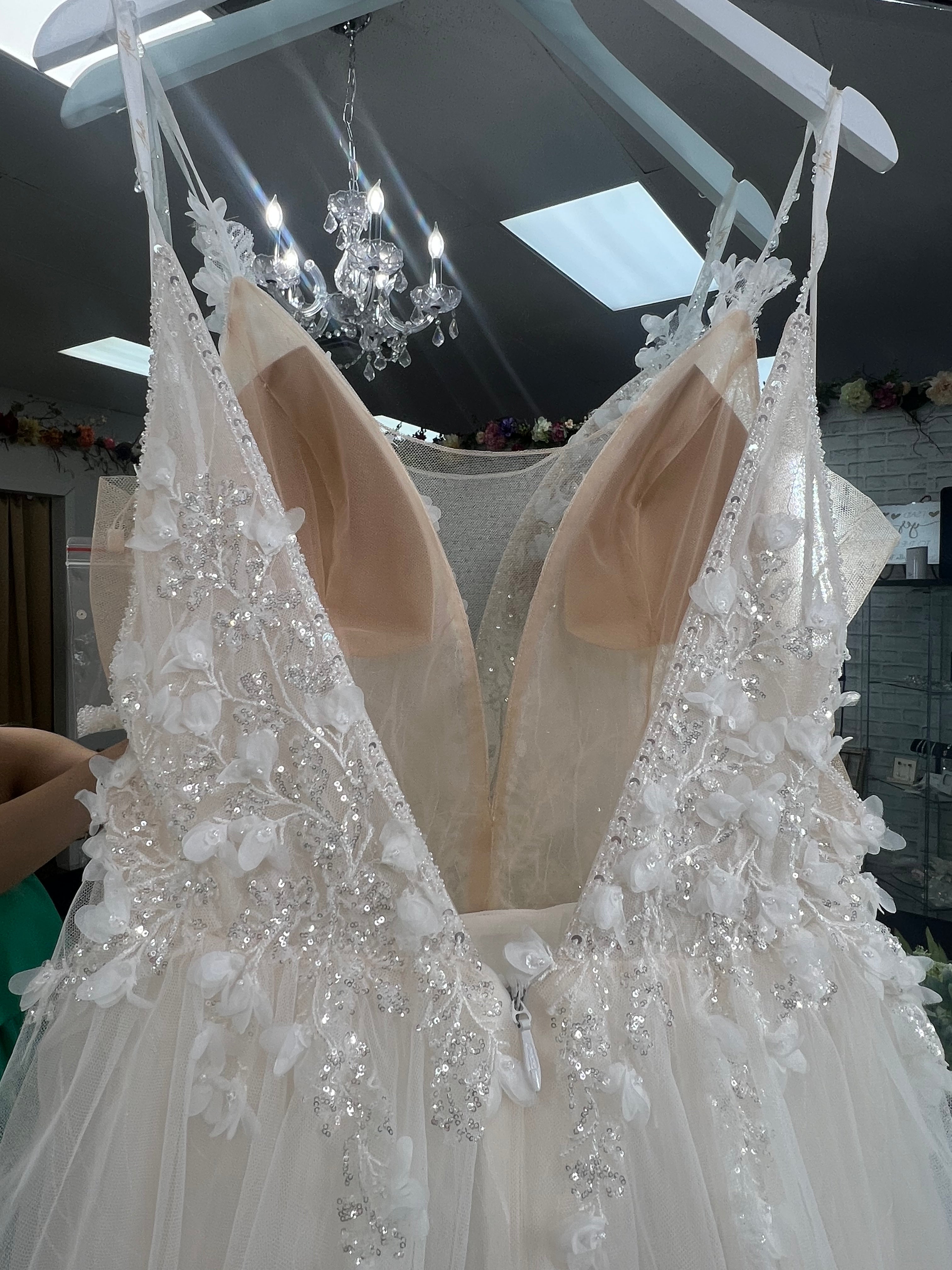 Abella Jules E156 Sample