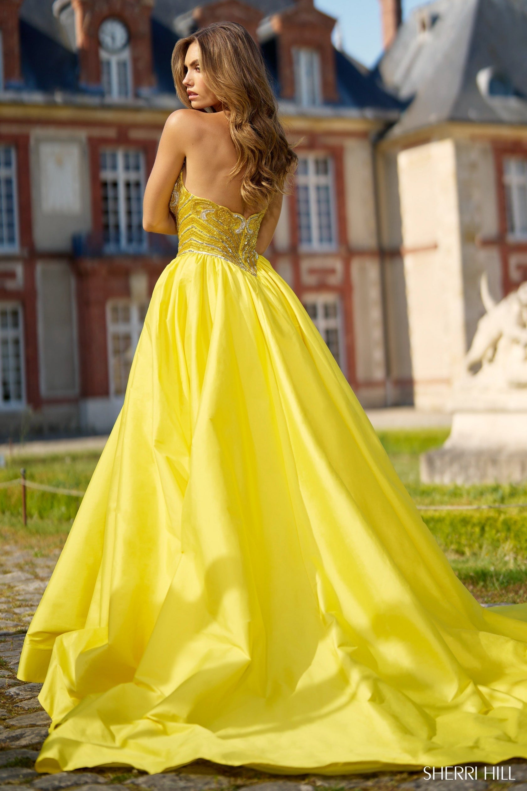 Sherri Hill 67019 000 / bright pink