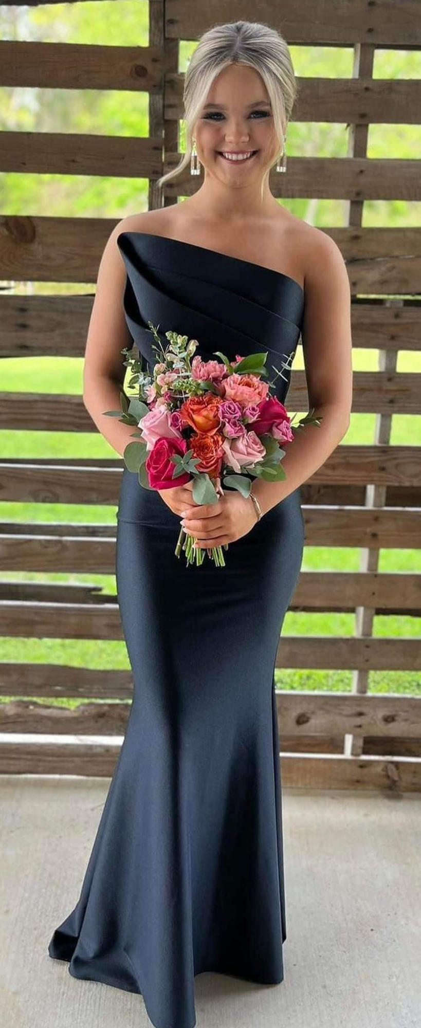 Nicole Bakti 7082