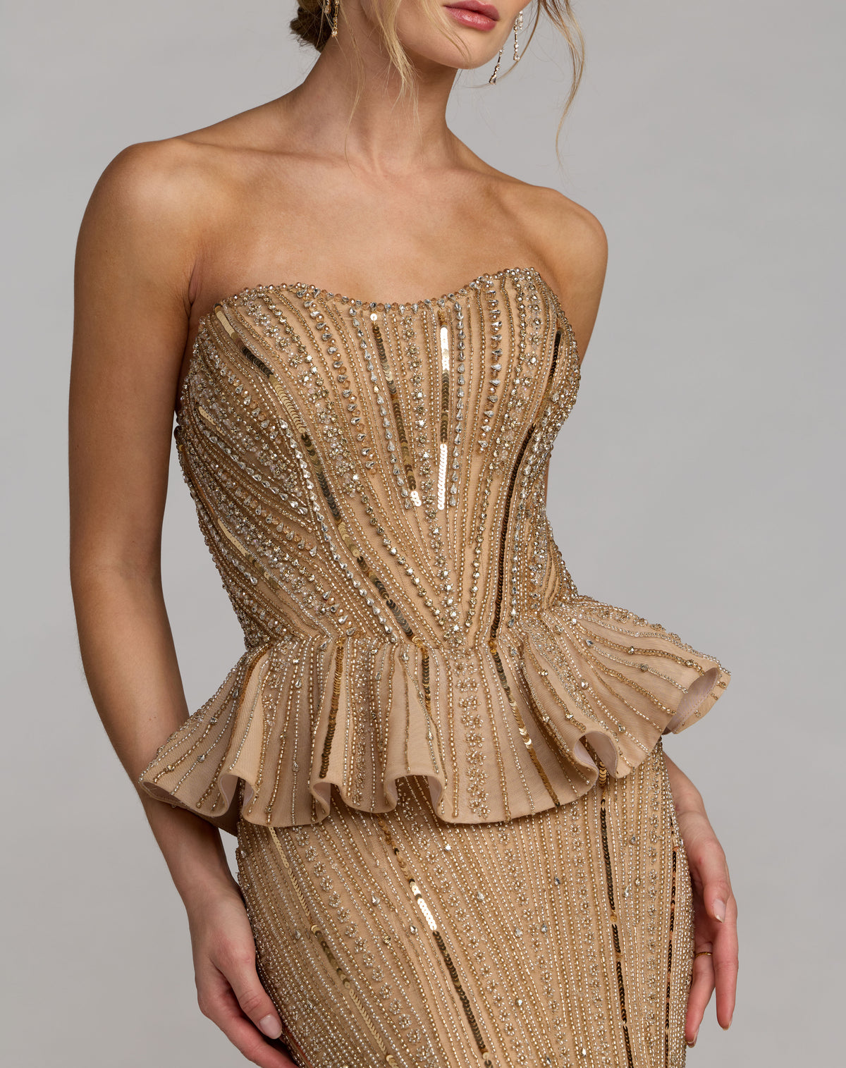 Mac Duggal 86018 Silver Gold close-up