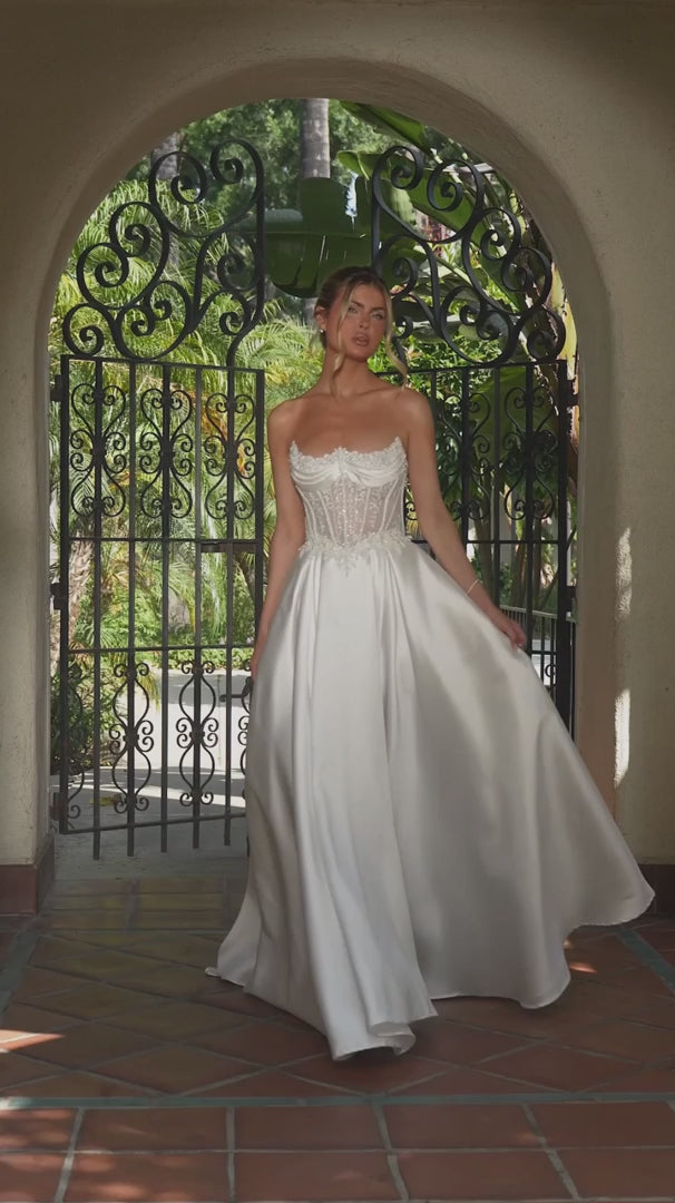 Ladivine CC511W video